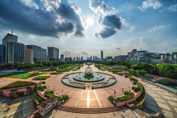 泉城廣場，20周年了！